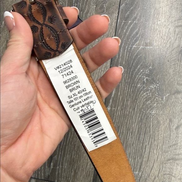 Men's Brown Leather Belt with Stitched Oval Accents - Picture 4 of 4